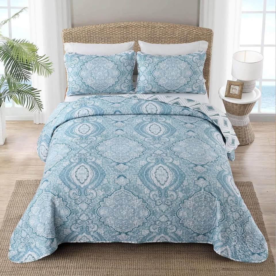 Blue Paisley Reversible 3 Piece Bedding Quilt Set
