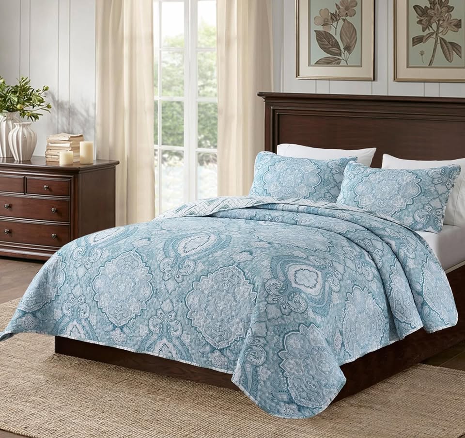Blue Paisley Reversible 3 Piece Bedding Quilt Set