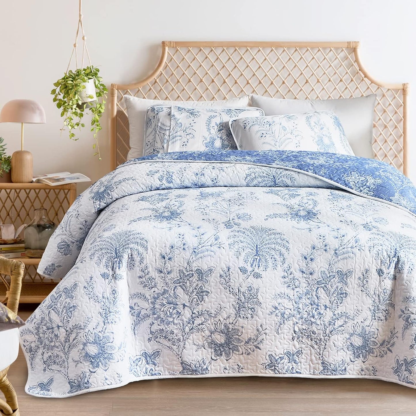 Botanical Blue & White Floral Reversible 3 Piece Bedding Quilt Set