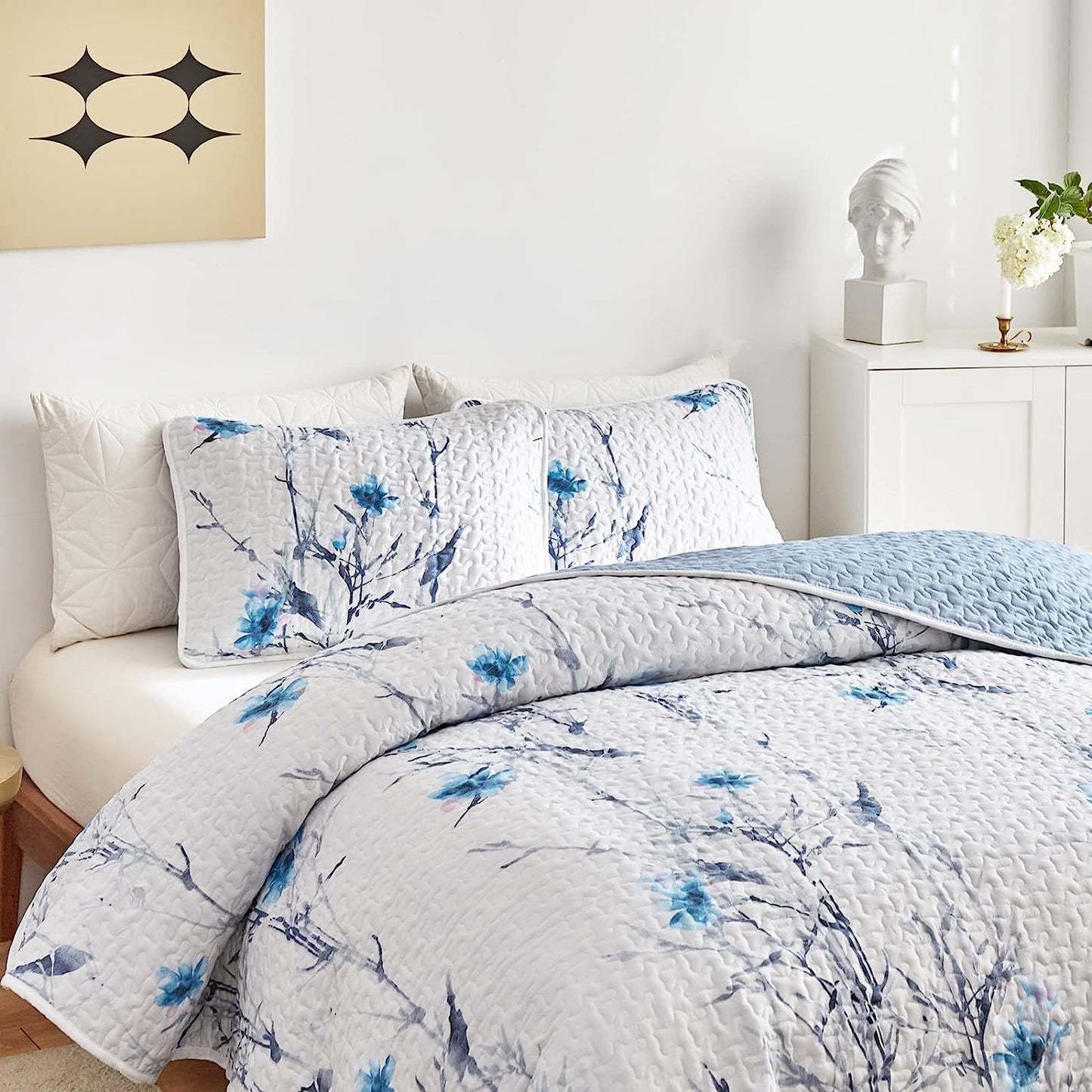 Botanical Blue Floral Branches Reversible 3 Piece Bedding Quilt Set