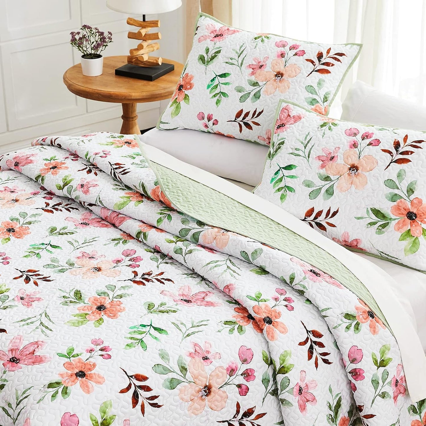 Floral Meadow Reversible 3 Piece Quilt Set