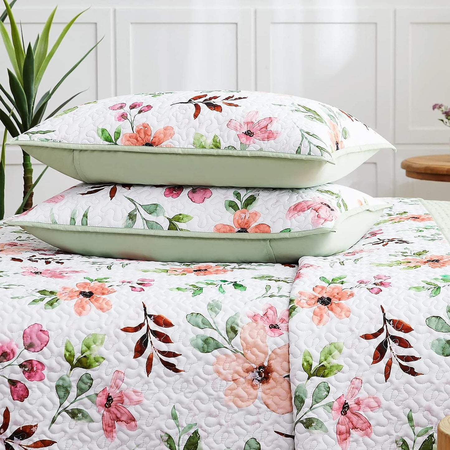 Floral Meadow Reversible 3 Piece Quilt Set