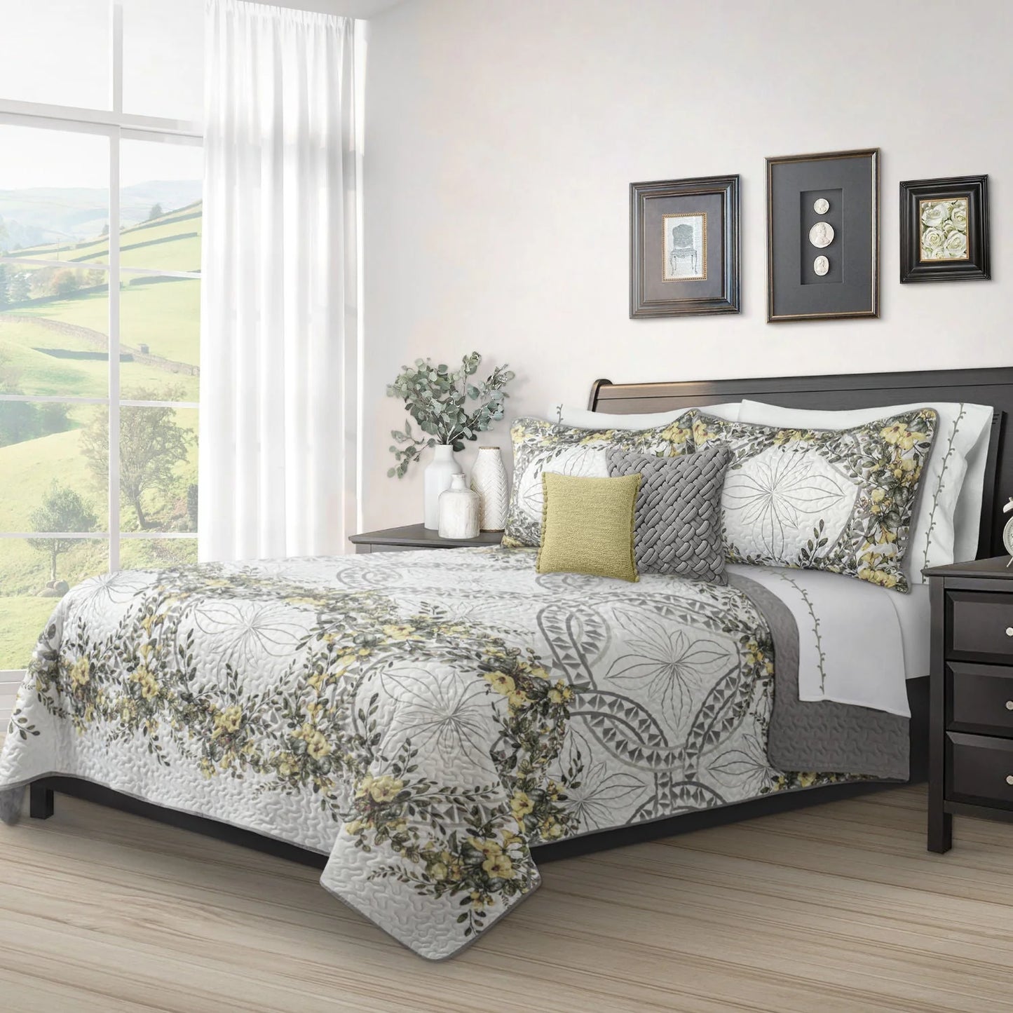 Sunlit Yellow Floral Reversible 3 Piece Bedding Quilt Set