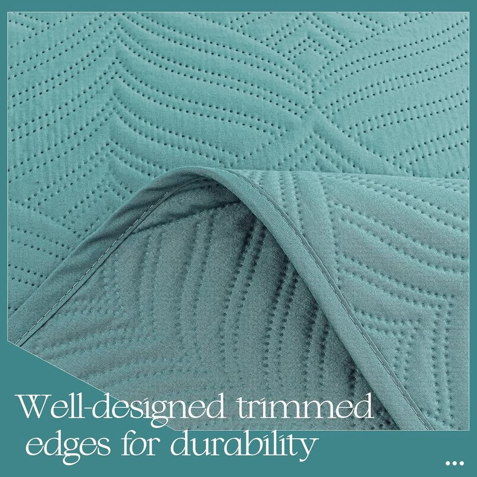 Green Patterned 3 Piece Lightweight Bedding Quilt Set