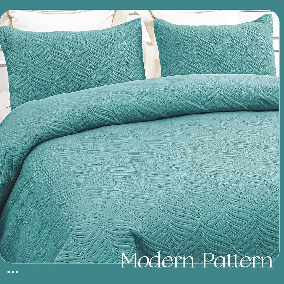 Green Patterned 3 Piece Lightweight Bedding Quilt Set