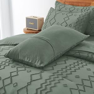 Boho Green Tufted Embroidery 3 Piece Comforter Set