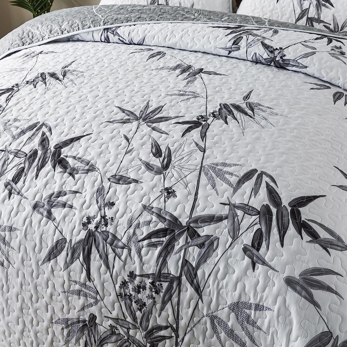 Botanical Grey Leaves Reversible 3 Piece Bedding Quilt Set