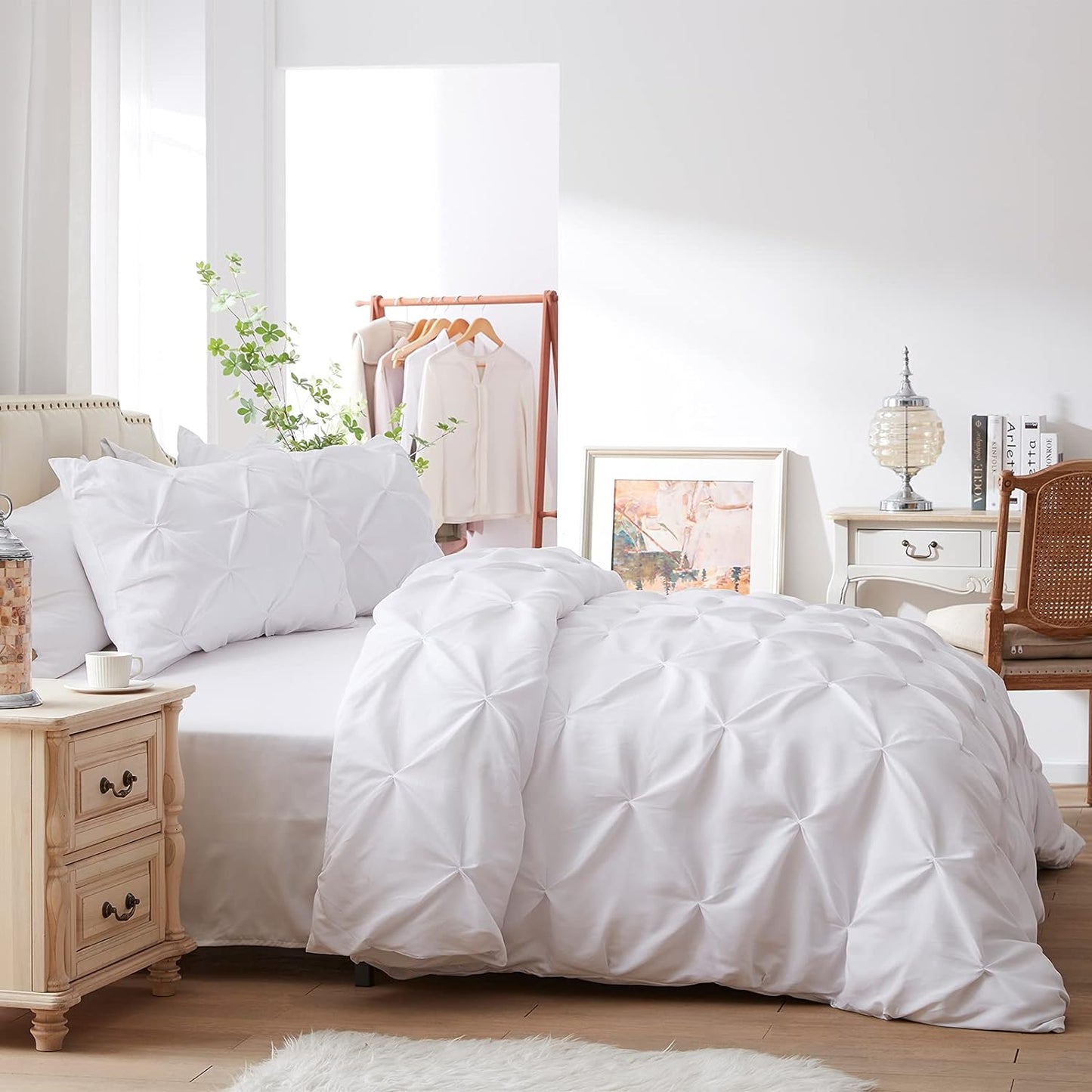 White Pinch Pleated 3 Piece Duvet Cover Set