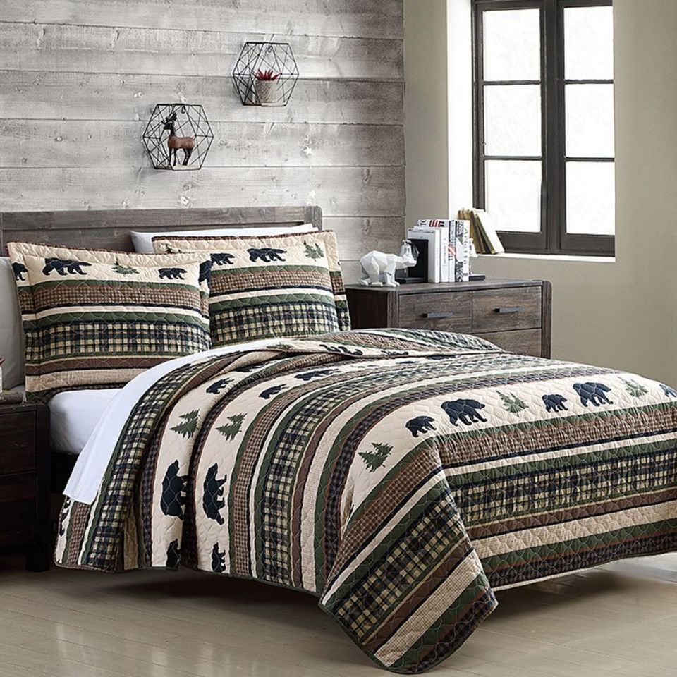 Forest Green Bear Cabin 3 Piece Bedding Quilt Set