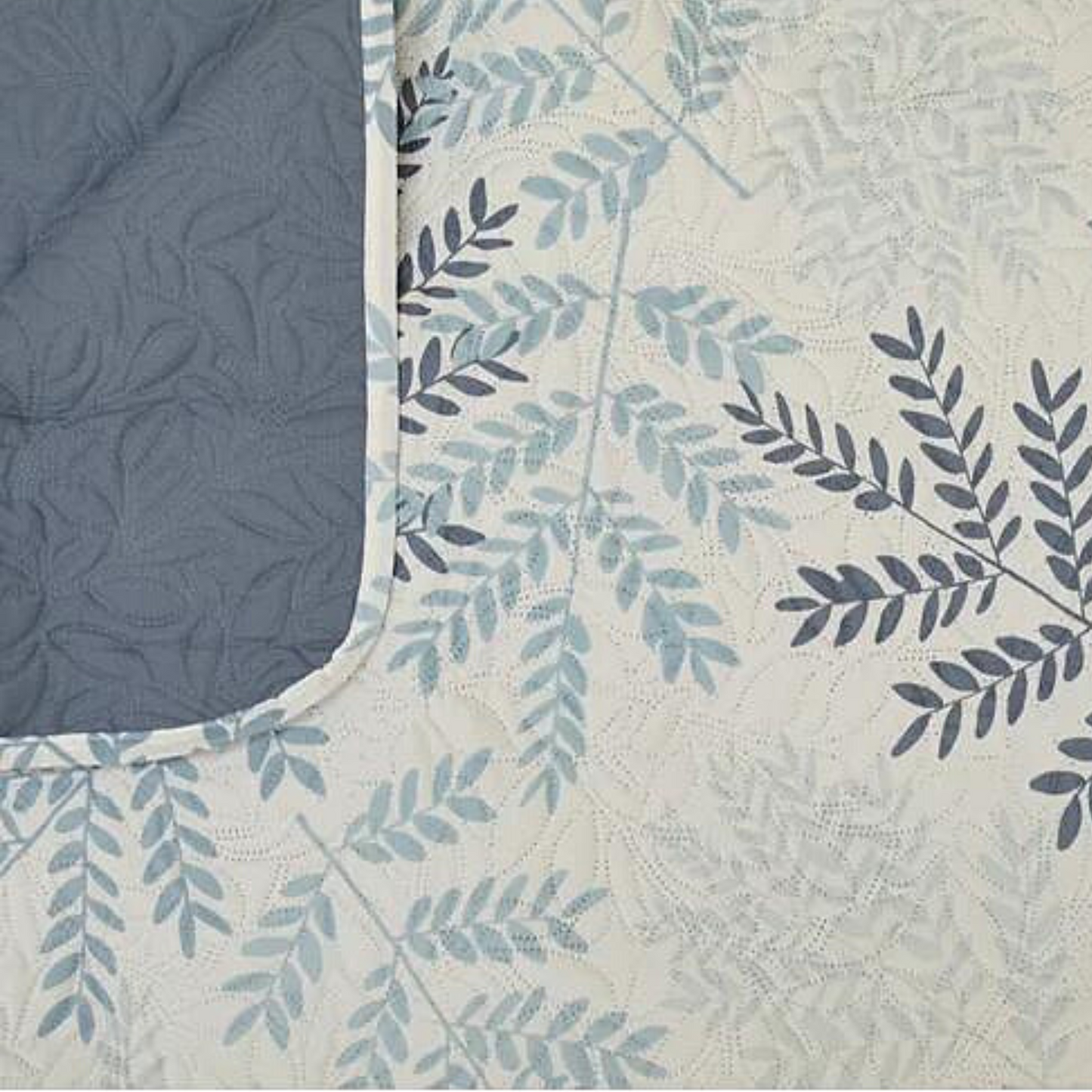 Blue Leaves Reversible 3 Piece Bedding Quilt Set