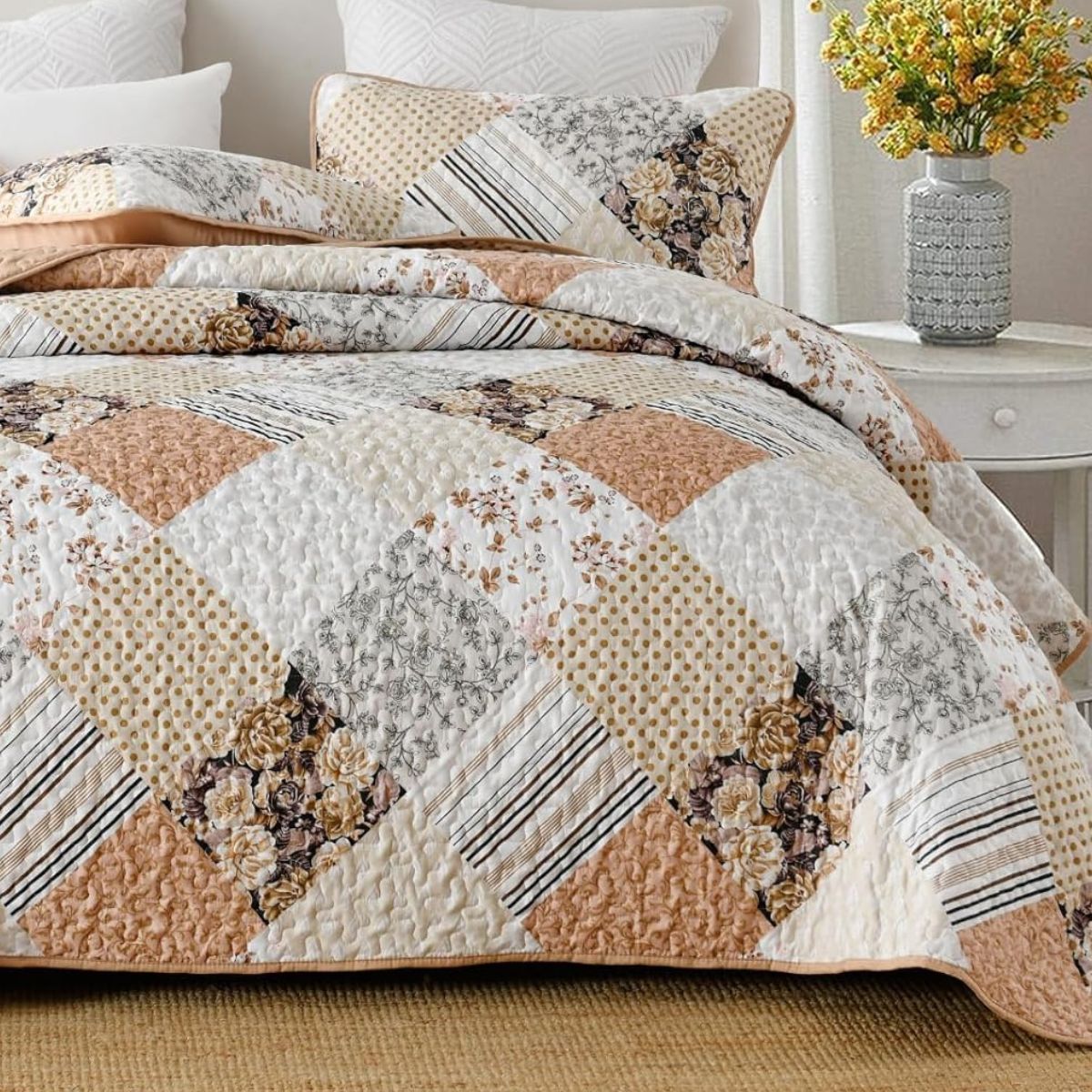 Beige & Peach Floral Patchwork 3 Piece Quilt Set