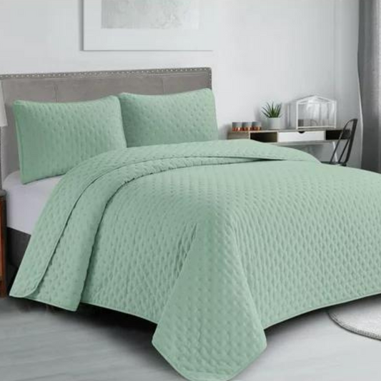 Solid Light Green 3 Piece Lightweight Bedding Quilt Set