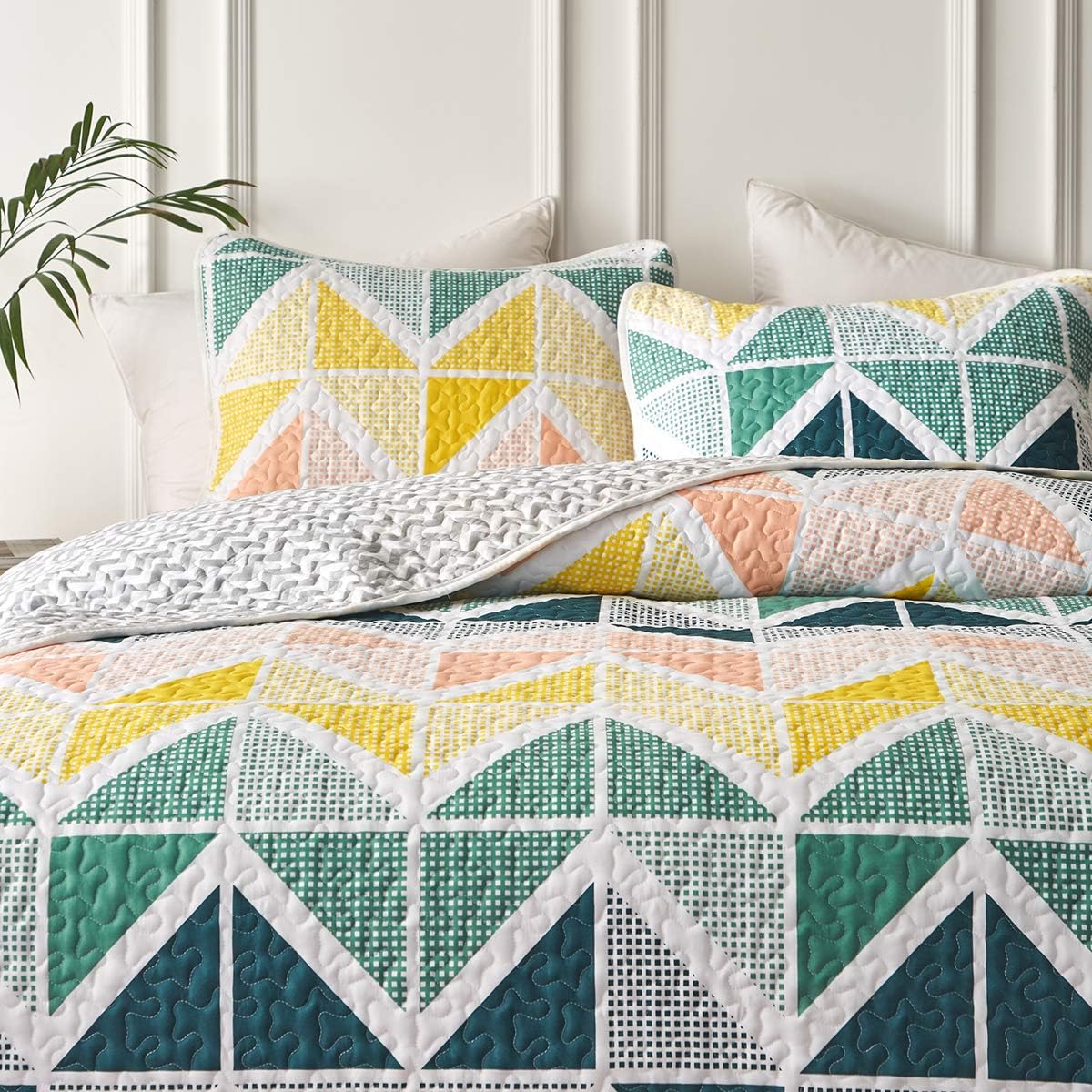 Colourful Geometric Shapes 3 Piece Bedding Quilt Set