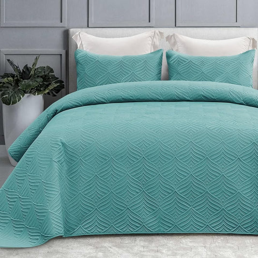 Green Patterned 3 Piece Lightweight Bedding Quilt Set