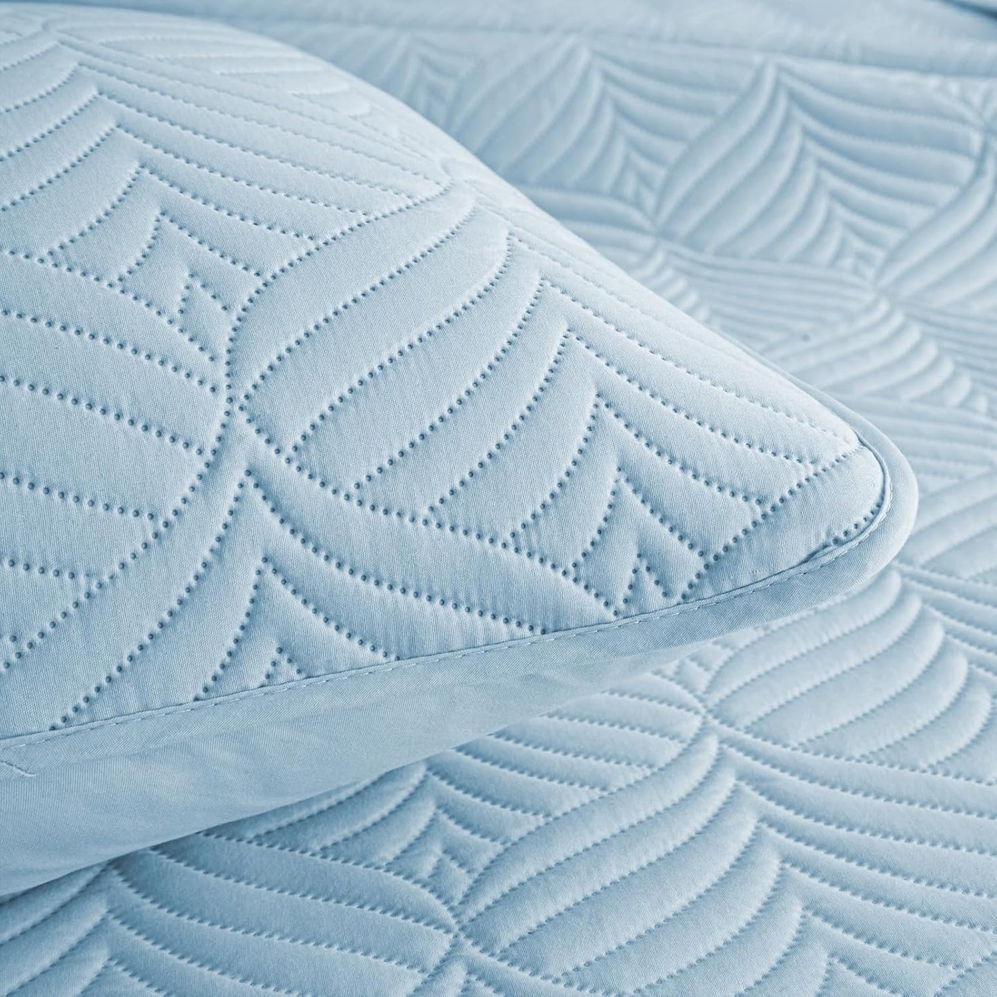 Solid Blue 3 Piece Lightweight Bedding Quilt Set