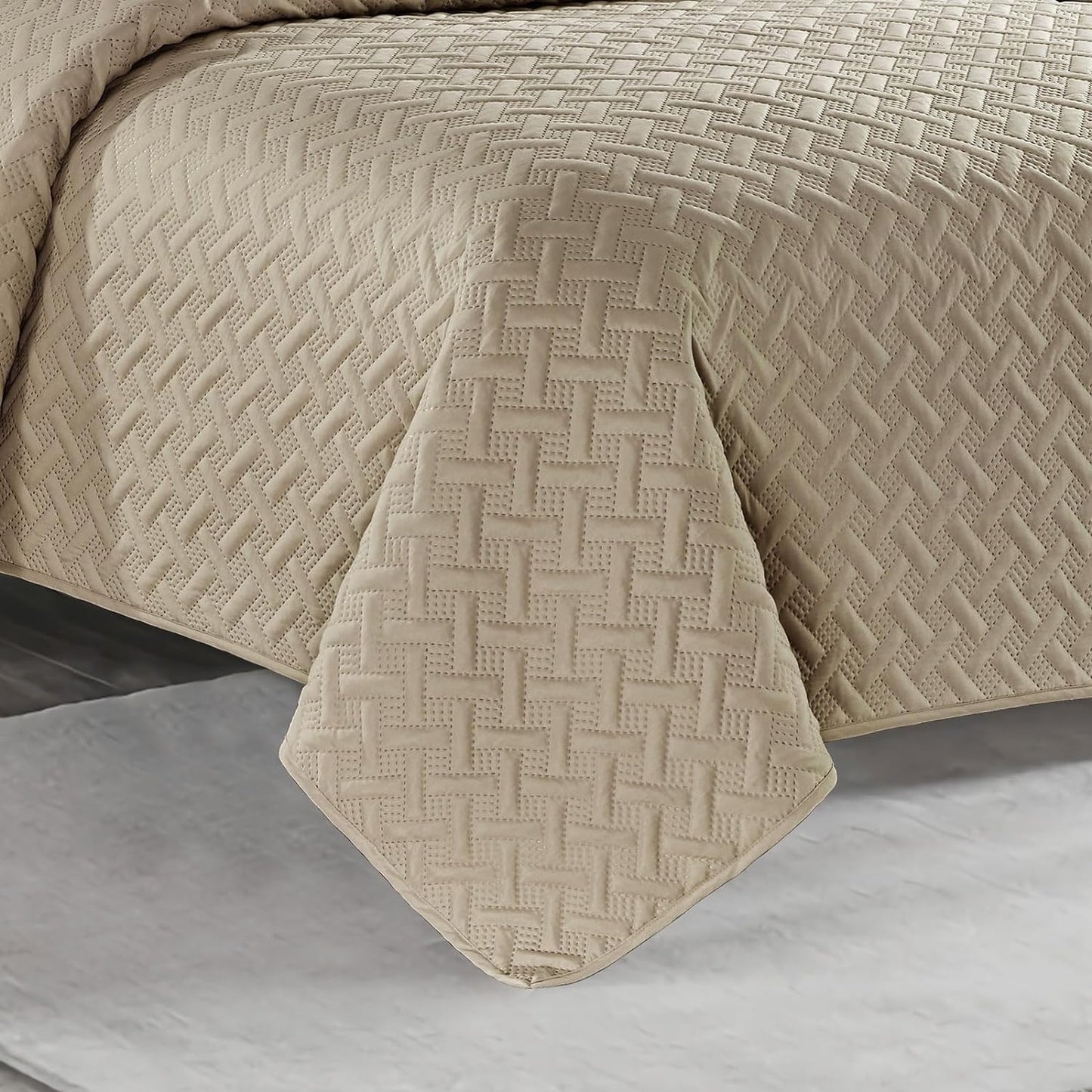 Solid Taupe 3 Piece Lightweight Bedding Quilt Set