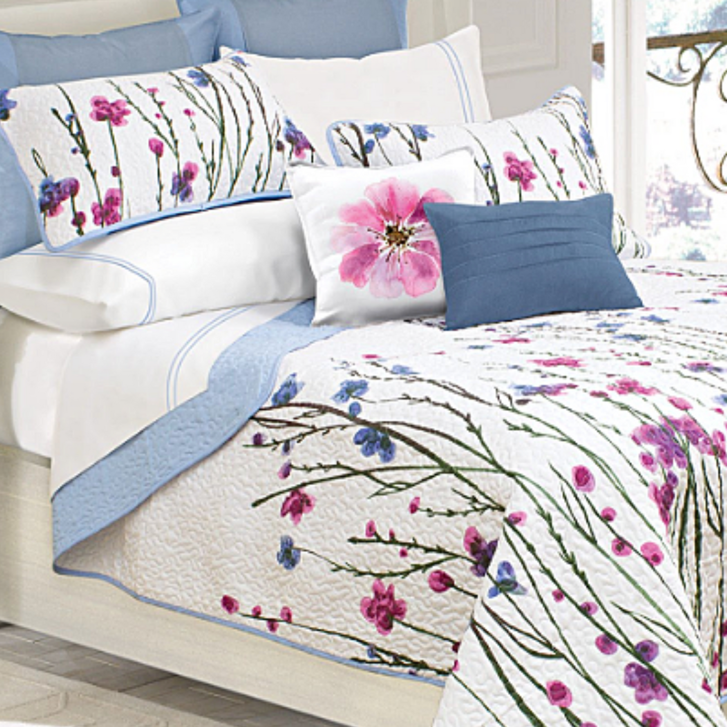 Pink / Blue Floral Reversible 3 Piece Bedding Quilt Set